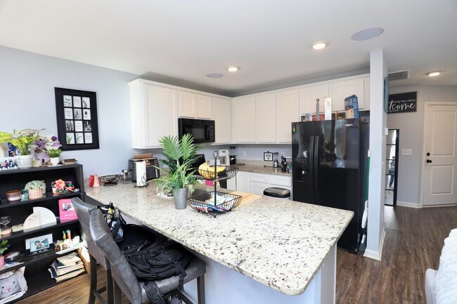 Building Photo - 1009 Providence Plantation Dr