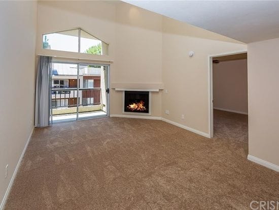 Building Photo - 21450 Burbank Blvd