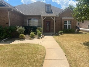 Building Photo - 4304 NW 164th Terrace
