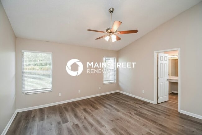 Building Photo - 3 Bedroom Pet-Friendly Home in JACKSONVILL...