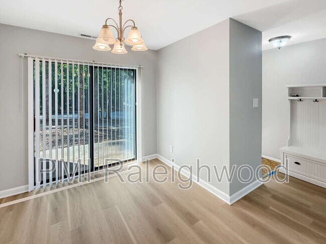 Building Photo - 1275 Teakwood Pl