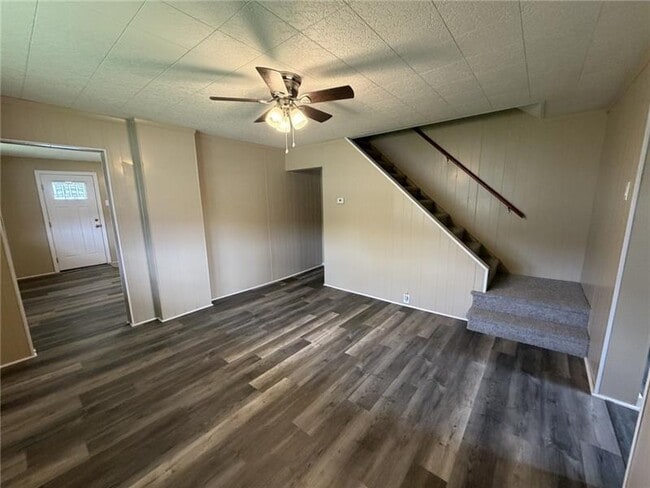 Building Photo - 1156 Eisenhower Dr