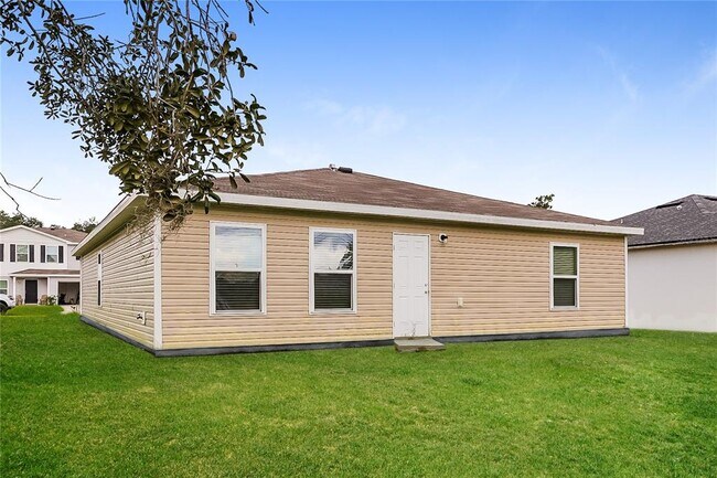 Building Photo - 231 Begonia Ln