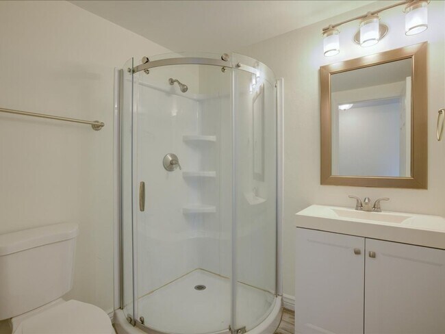 Building Photo - Modern Living with Private Mother-in-Law Suite!