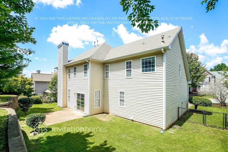 Building Photo - 1070 Soaring Dr NE