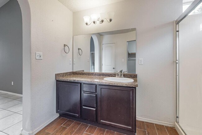 Building Photo - 1131 Desert Sunflower Dr NE