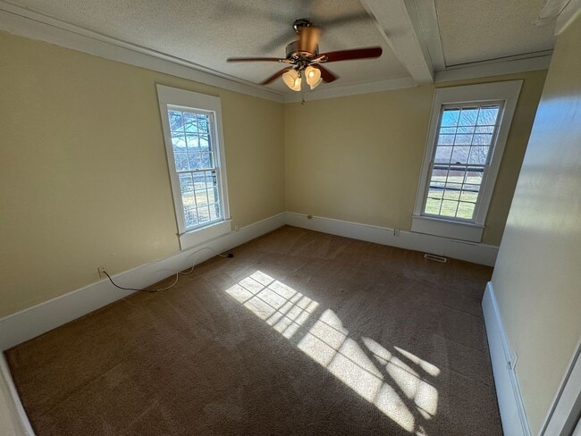 Building Photo - West Iredell Area - 4BR / 3BA + Carport