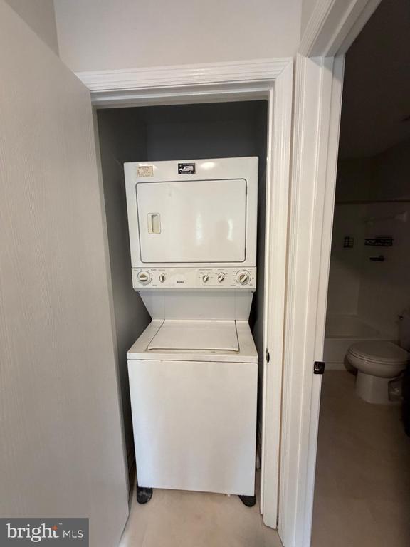 Building Photo - 133 Kenwood Dr