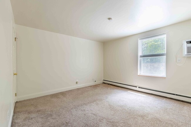 Building Photo - Private 1 Bedroom 1 Bathroom Condo in Cide...
