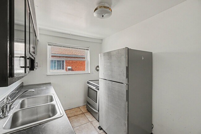 Building Photo - 3635 Northdale Pl