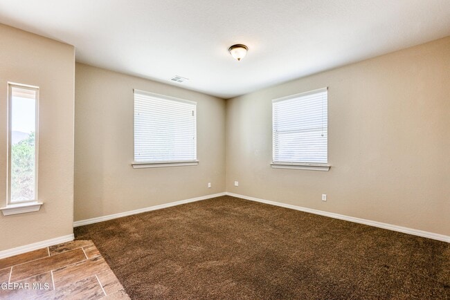 Building Photo - 5525 Valley Cedar Dr