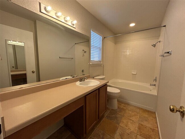 Building Photo - 17418 Dashwood Creek Dr