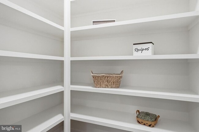 Building Photo - 139 Oak View St