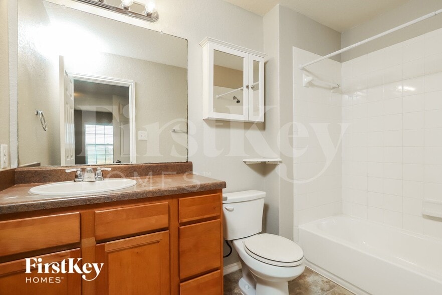 Building Photo - 1442 Frio Run