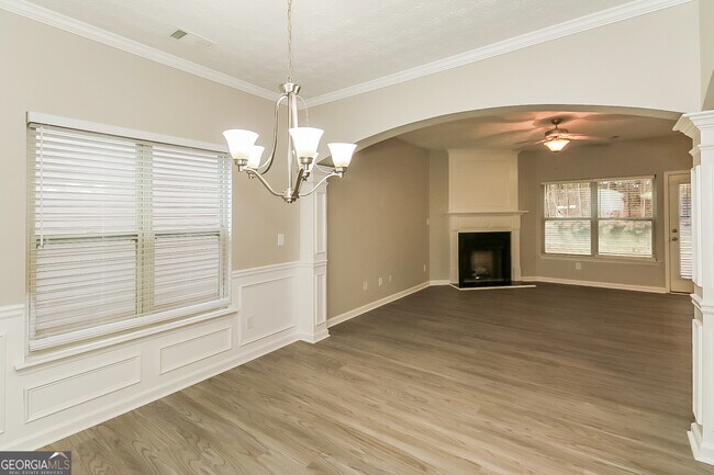 Building Photo - 4957 Rapahoe Trail