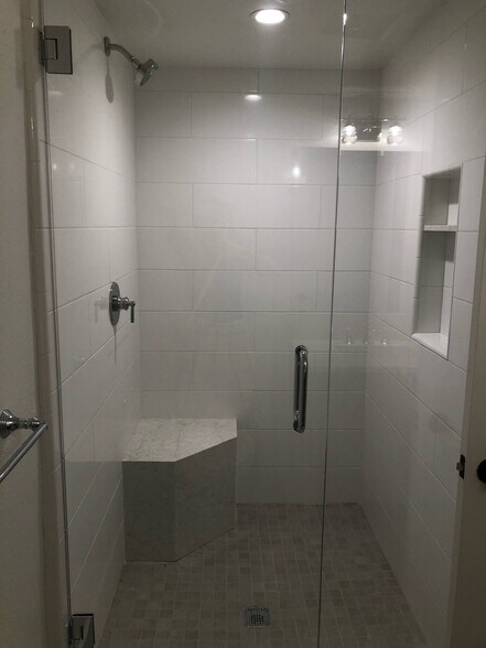 Family Room Shower - 1546 Michael Ln