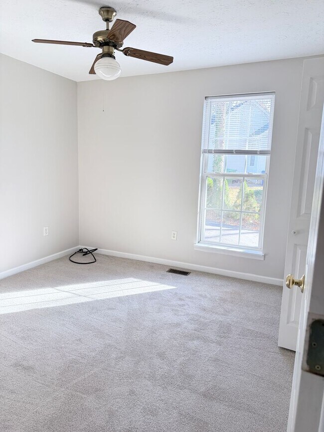 Building Photo - West Asheville 3 Bed, 2 Bath Home For Rent