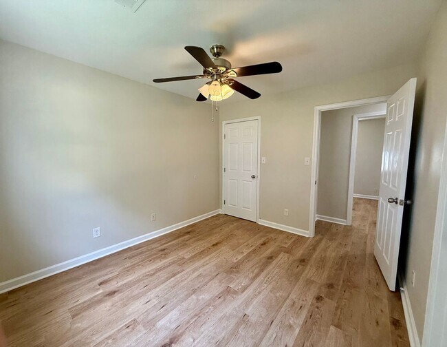 Building Photo - 3 Bedroom/2 Bathroom Home in Paragould AR ...