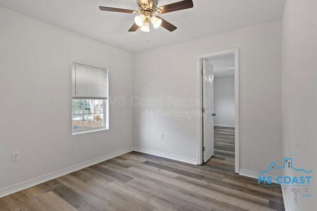 Building Photo - 340 Hiller Dr