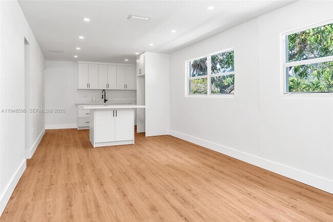 Building Photo - 1046 Jann Ave