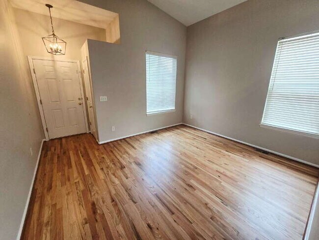 Building Photo - Cozy 3 Bed, 2.5 Bath Highlands Ranch House, 2 Car Garage, Fenced Yard, A/C
