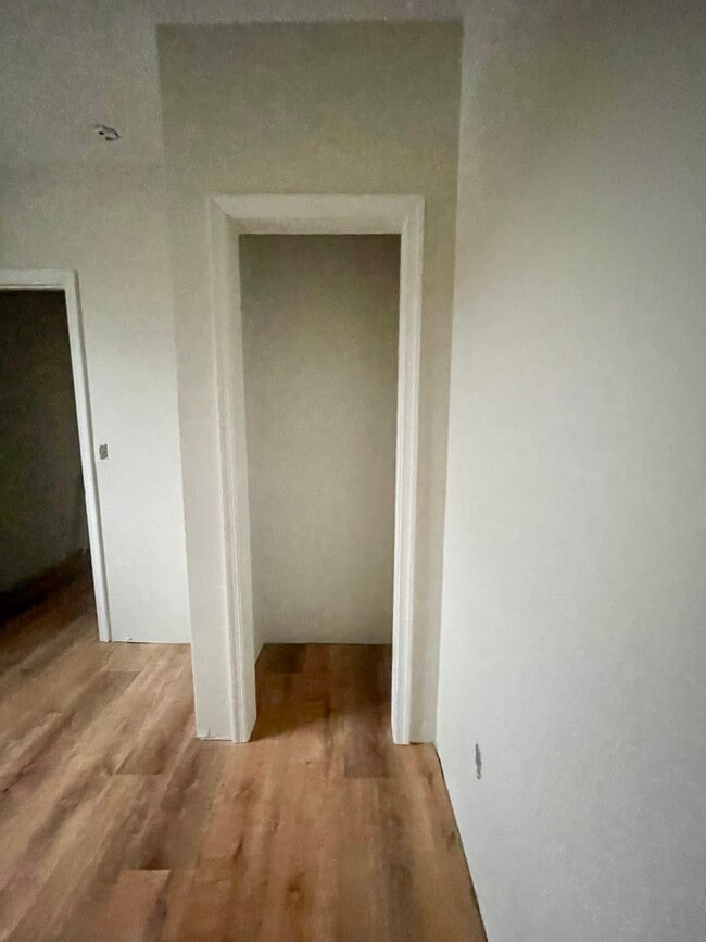 Building Photo - 720 Marion St