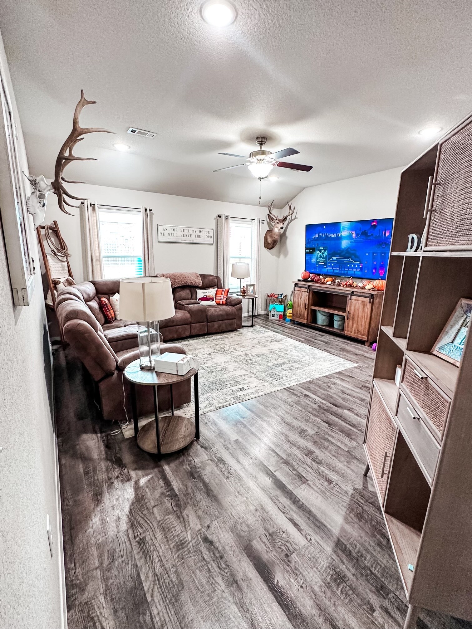 Living Room - 6900 SW Whitmarsh Rd