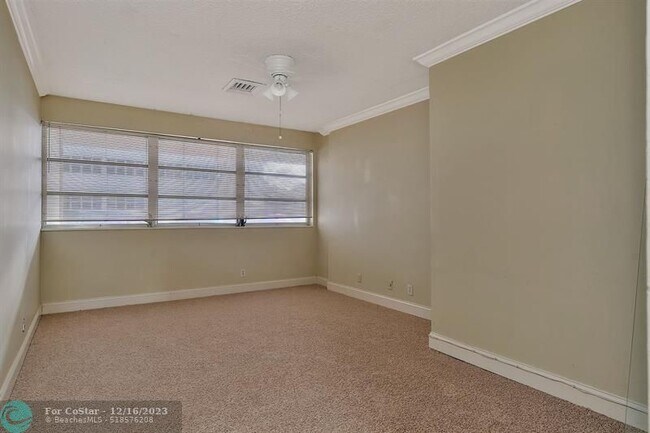 Building Photo - 4020 Galt Ocean Dr