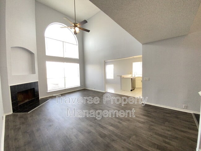 Building Photo - 5204 Vista Verde Dr