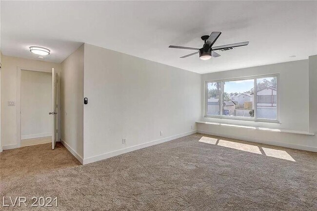 Building Photo - 3554 El Camino Rd