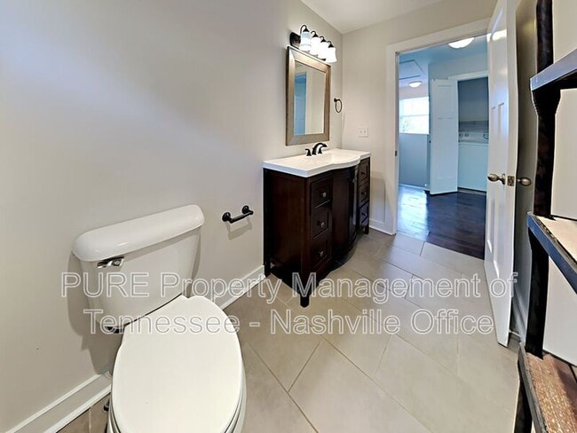 Building Photo - 303 Gatewood Ave