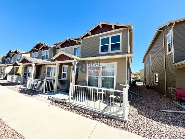 Building Photo - 942 Petra Heights