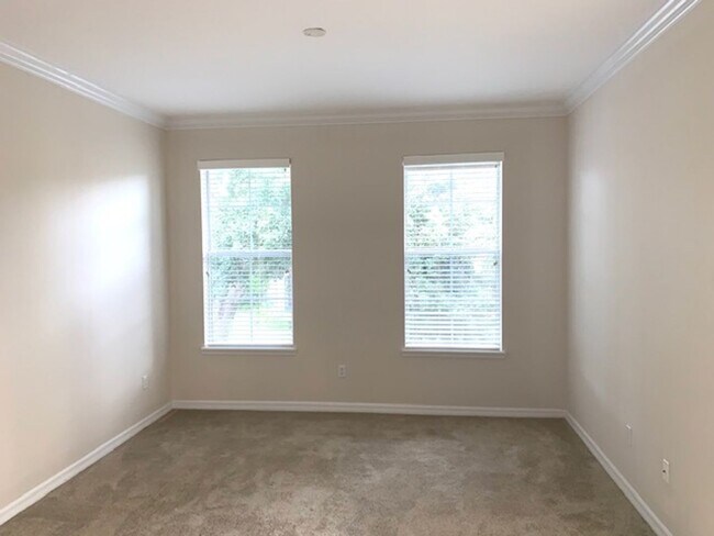 Building Photo - Condo for rent