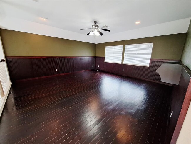 Building Photo - 2122 Wheaton Trail