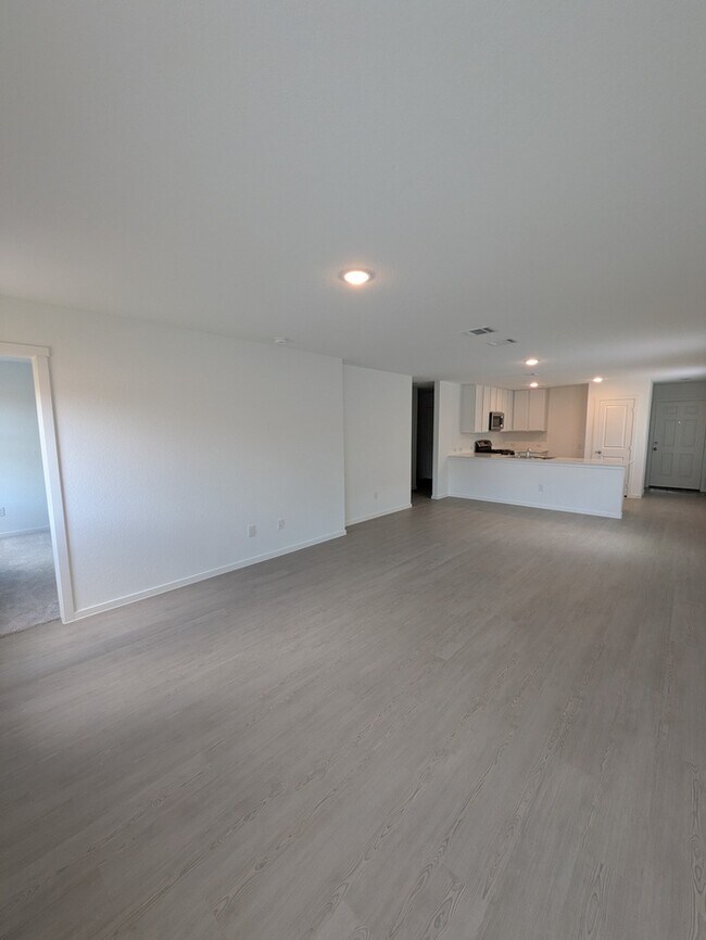 Building Photo - 8535 Willow Bend