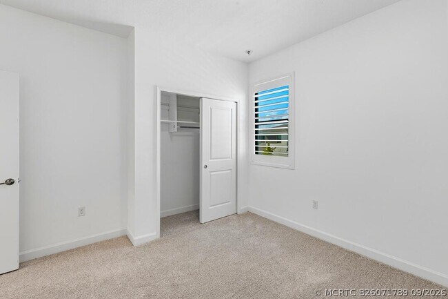 Building Photo - 14131 SW Thorens Dr
