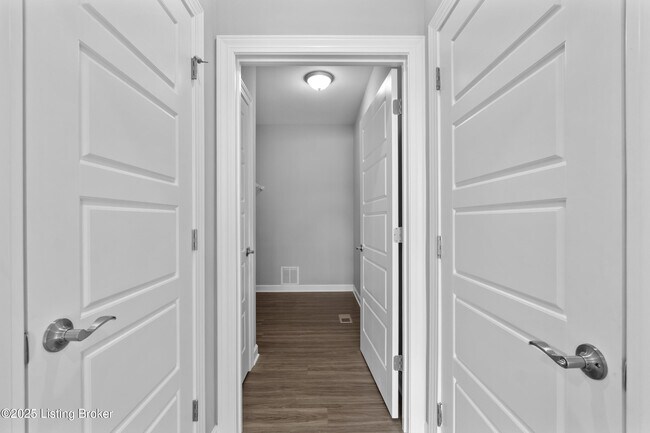 Building Photo - 5919 Ruby Fls Dr