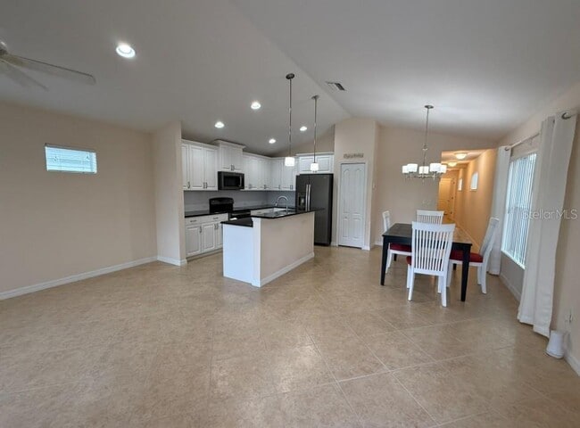 Building Photo - 4015 Cottage Hill Ave