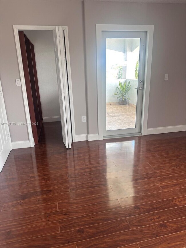 Building Photo - 15981 SW 54th Terrace