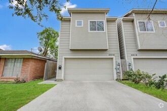 Building Photo - Modern home just minutes away from Downtown