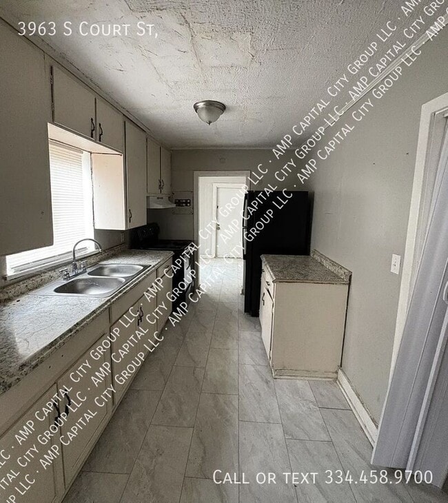 Building Photo - 3963 S Court St