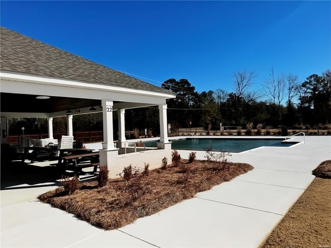 Building Photo - 424 Kohn Dr