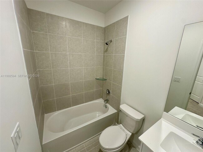 Building Photo - 2867 SE 25th Ter