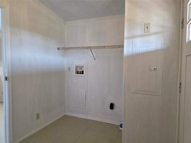 Building Photo - 14412 Graef Rd