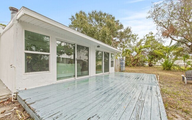Building Photo - Home For Rent in Clearwater Manor!