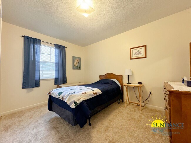 Building Photo - Charming 3-Bedroom Home located in between Hurlburt and Eglin AFB!