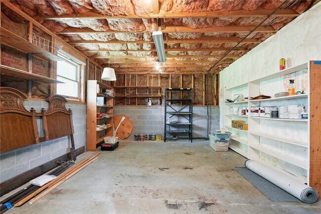 Building Photo - 7151 Podunk Rd