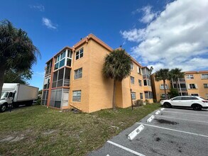 Building Photo - 4314 NW 9th Ave