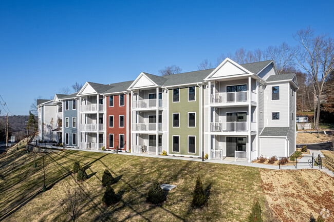 Building Photo - The Laurel at 401 Albany Turnpike