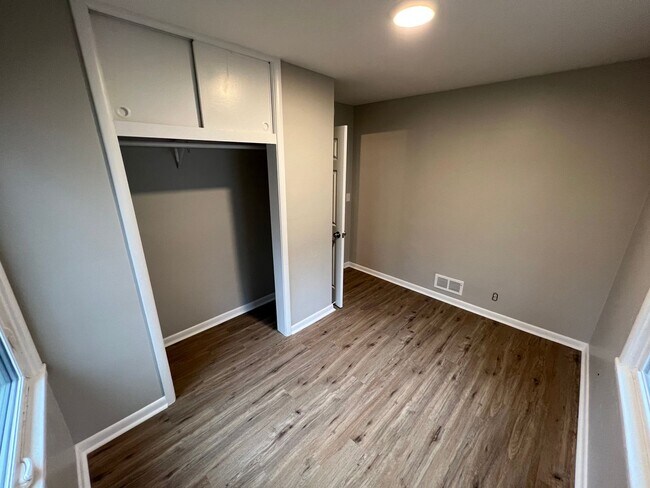 Building Photo - Remodeled 2BR Home in Central Park!